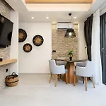 Legato Hotel *